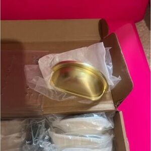 10Pcs Zinc Alloy Drawer Knobs Pulls Handles - Brushed Brass Shell Shape (NIB)